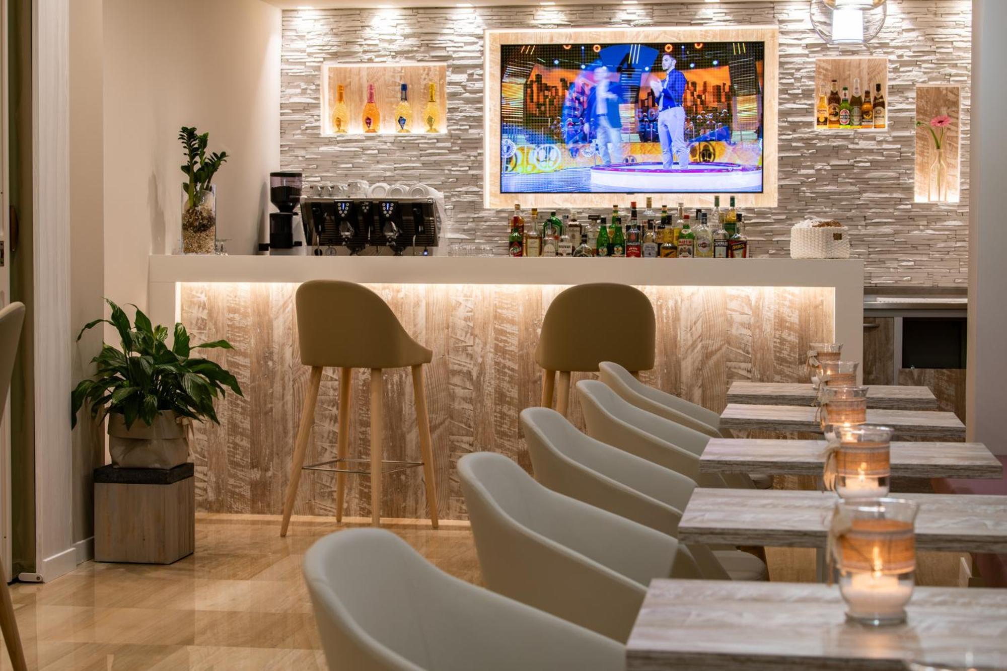 Hotel Laurin ลิโดดิเยโซโล ภายนอก รูปภาพ