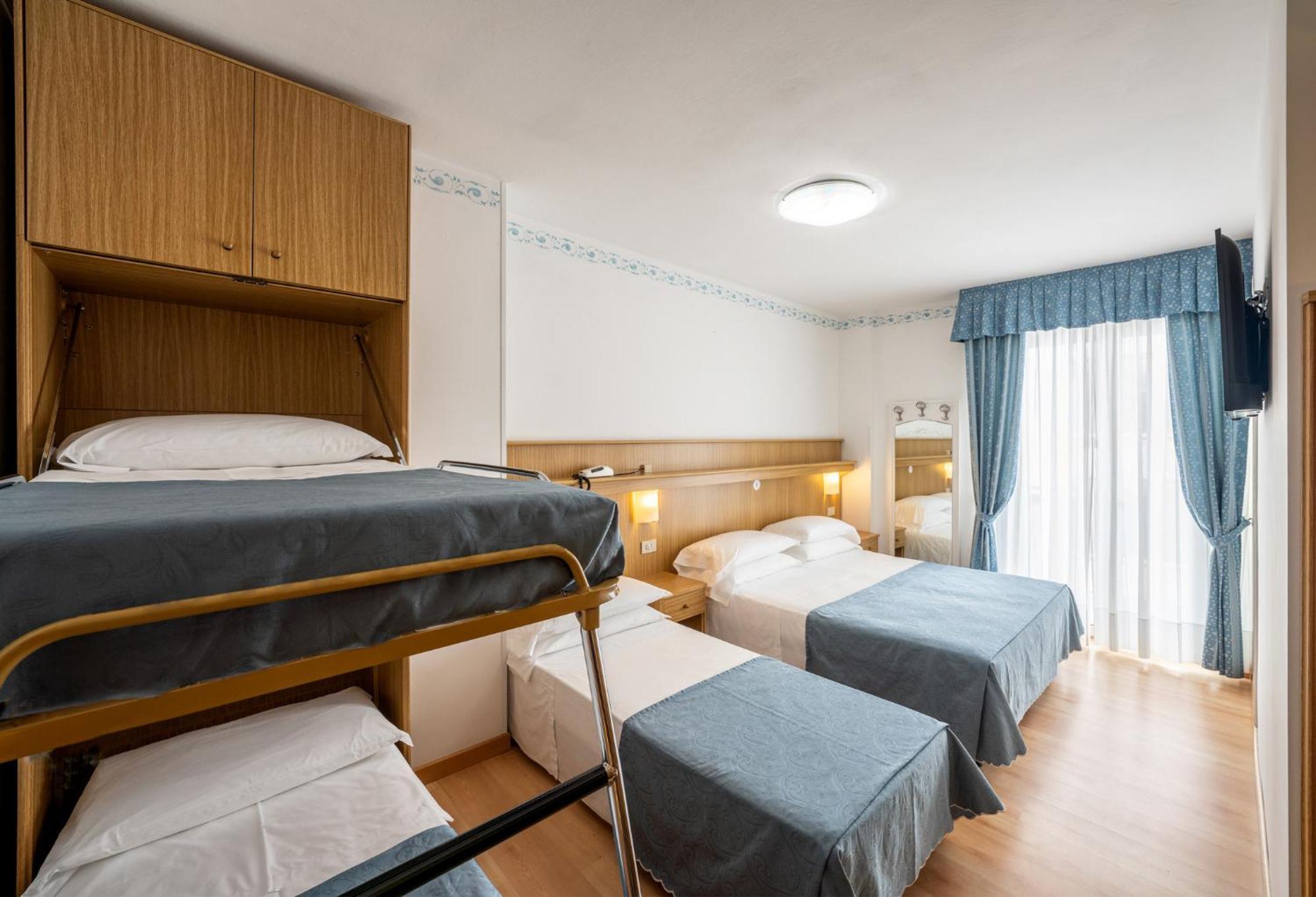 Hotel Laurin ลิโดดิเยโซโล ห้อง รูปภาพ